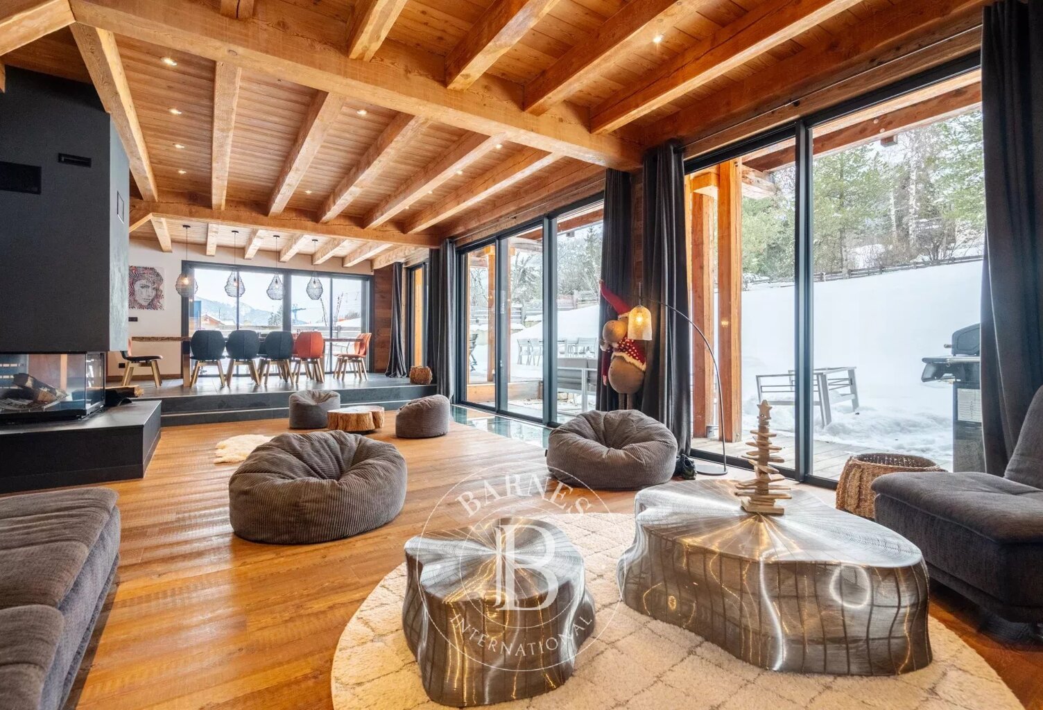 VENTE - SERRE-CHEVALIER - PIEDS DE PISTES - CHALET GRAND LUXE  - — photo 1
