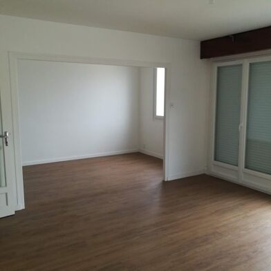 Appartement 4 pièces 142000 €