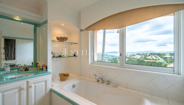 Villa / Maison 5 pièces  à vendre Sainte-Maxime 83120