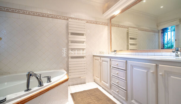 Villa / Maison 5 pièces  à vendre Sainte-Maxime 83120