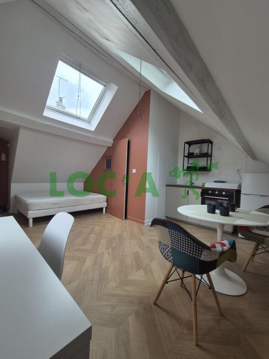 Location Studio 15 m² à Dijon 580 ¤ CC /mois