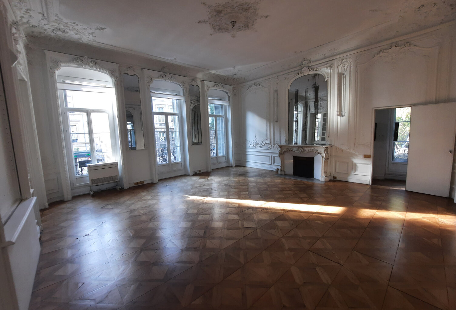  Locaux STANDING / Bureaux 1er étage 22 Cours Pierre Puget 1 — photo 1