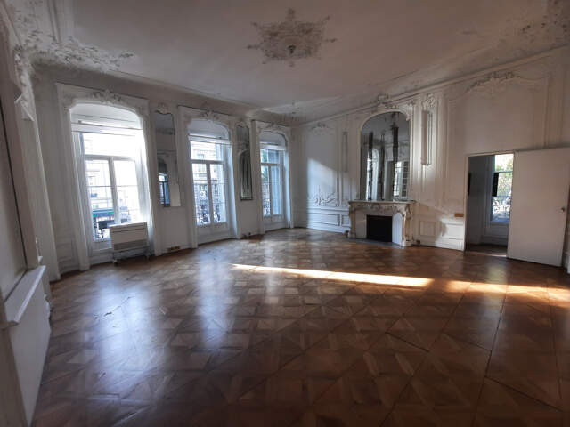 Locaux STANDING / Bureaux 1er étage 22 Cours Pierre Puget 1 — photo du bien