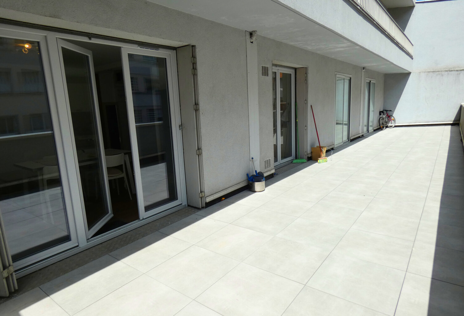 T3 RENOVE ASCENSEUR TARRASSE PARKING — photo 1