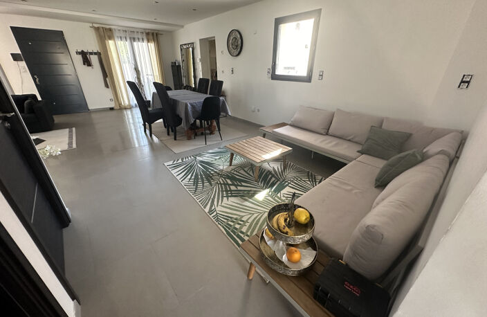 Vente - Gignac - 6 pièces - Villa avec 5 chambres — photo 4