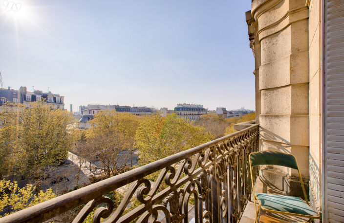 Vente appartement 5 pièces 145 m² Paris 11 (75011) — photo 2