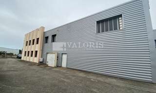 Commerce  2320 m² à louer à Chassieu (69680)