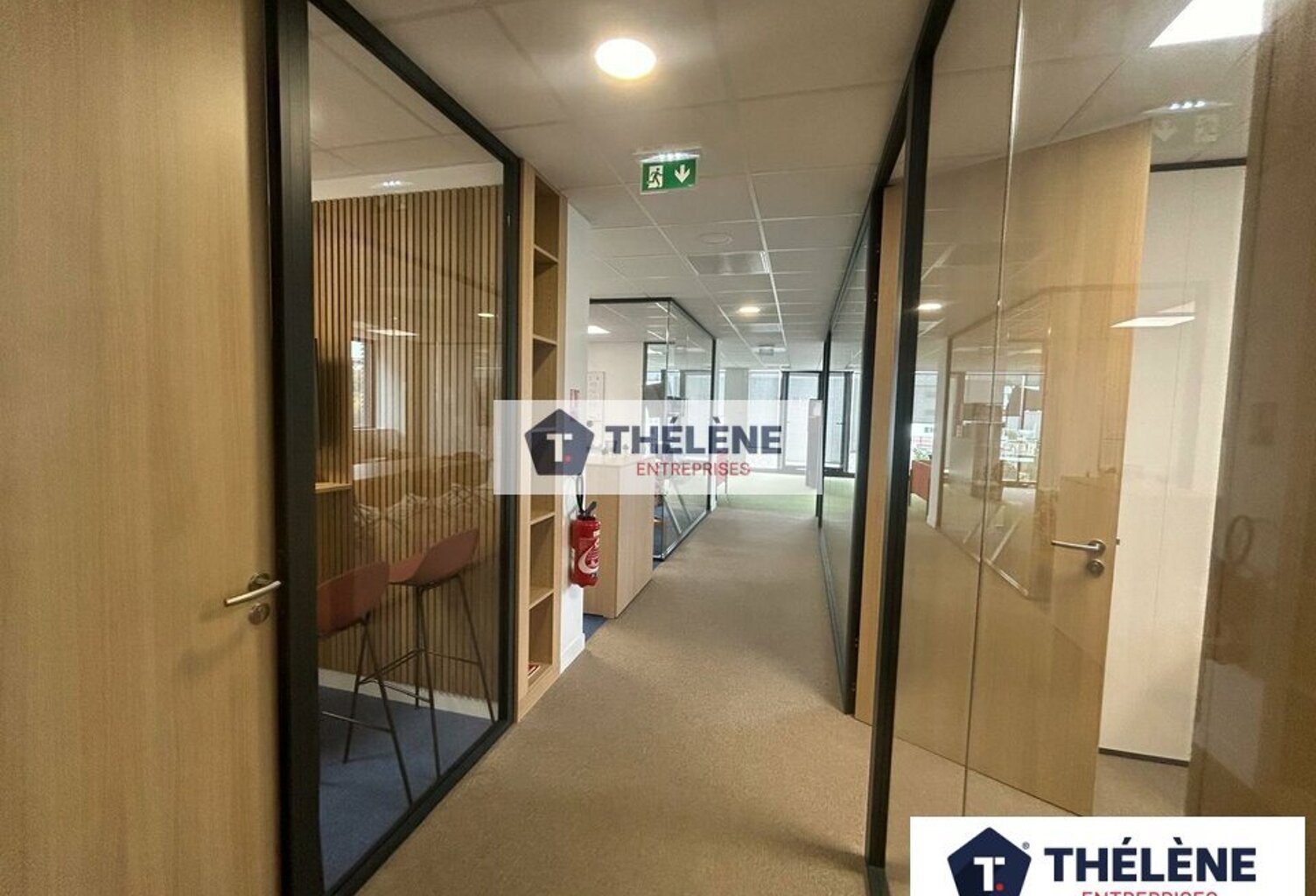 BUREAUX à LOUER — photo 1