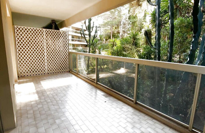 Nice-ouest / Bas Fabron - Dans résidence de standing avec piscine 2 pièces meublé 44m2 avec parking et cave — photo 3