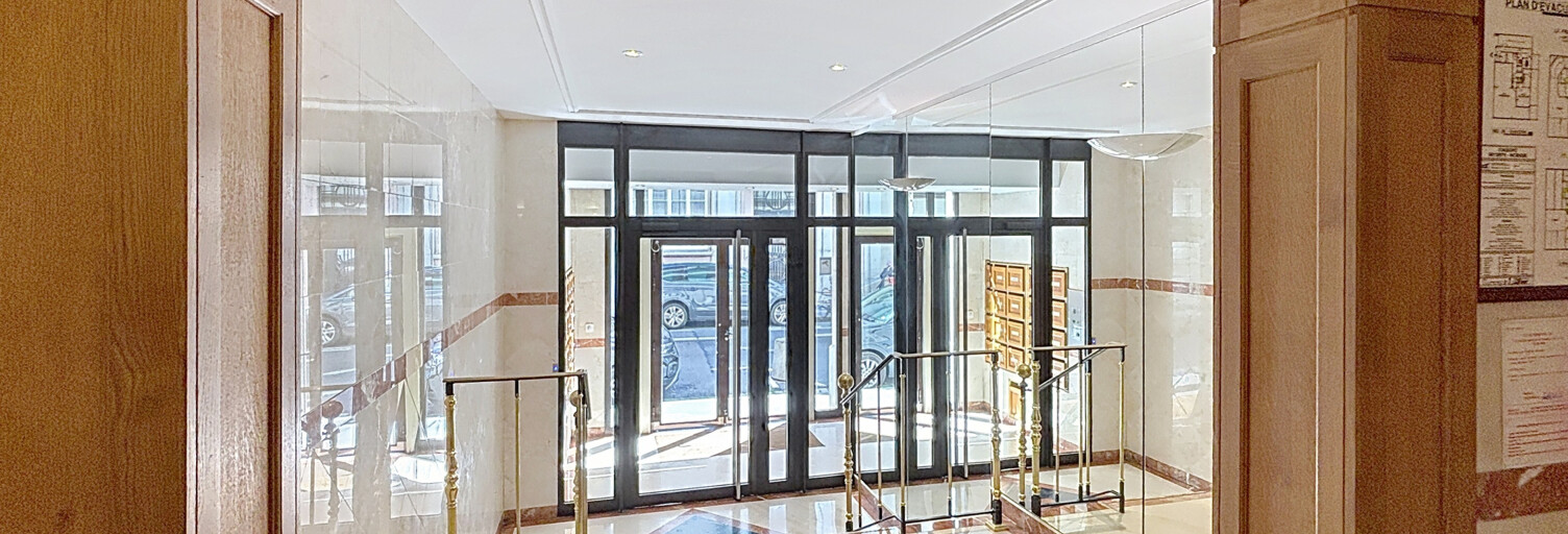Bureau  120 m² à louer à Lyon 6 (69006)