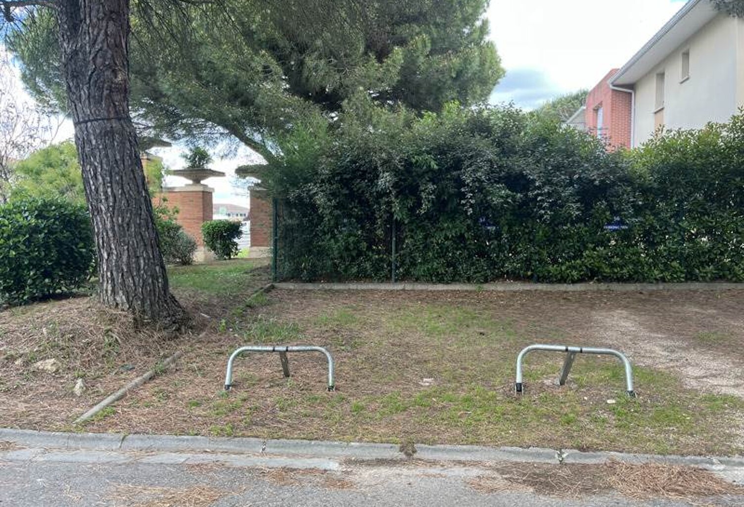 Vente garage   Seilh (31840) — photo 1