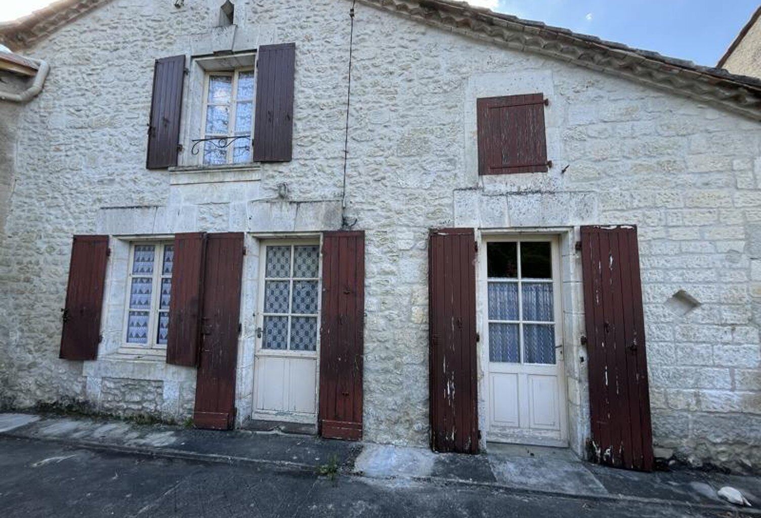 Maison en pierre de 4 pièces principales — photo 1