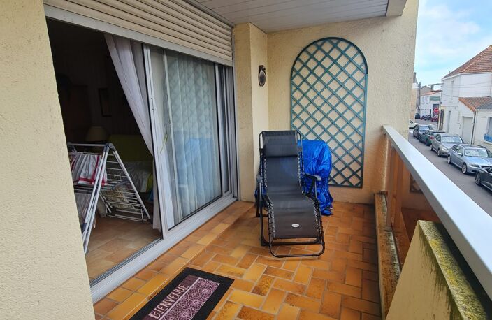 STUDIO PROCHE PLAGE ET COMMERCES — photo 4