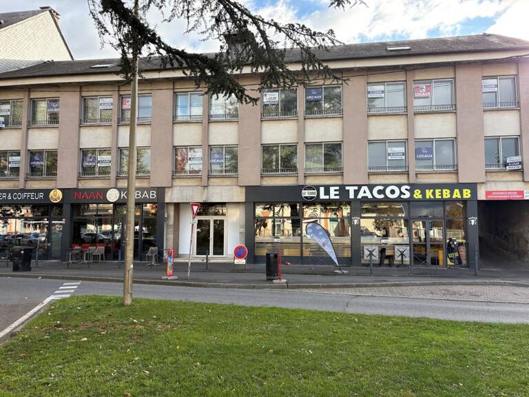 285 m² à Rodez — Loyer exceptionnel 1 400 €/mois — photo 1