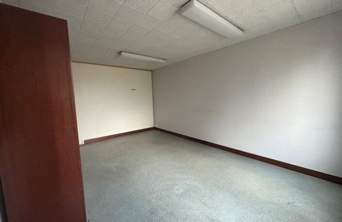 285 m² à Rodez — Loyer exceptionnel 1 400 €/mois — photo 2