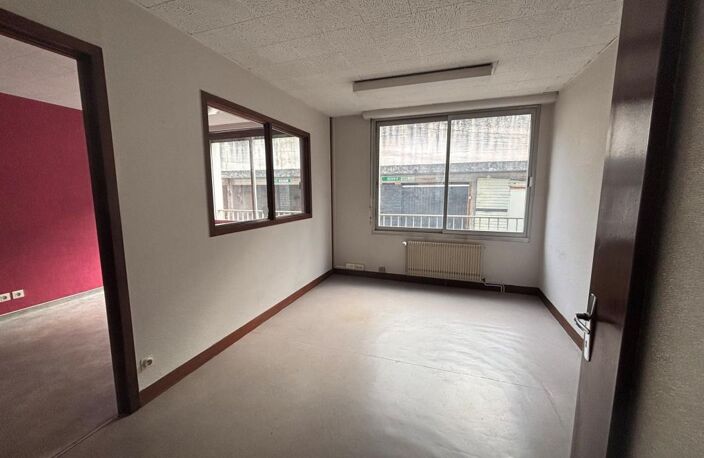 285 m² à Rodez — Loyer exceptionnel 1 400 €/mois — photo 4