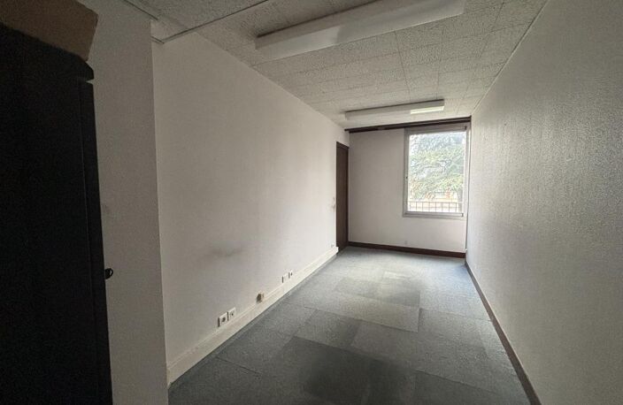 285 m² à Rodez — Loyer exceptionnel 1 400 €/mois — photo 5