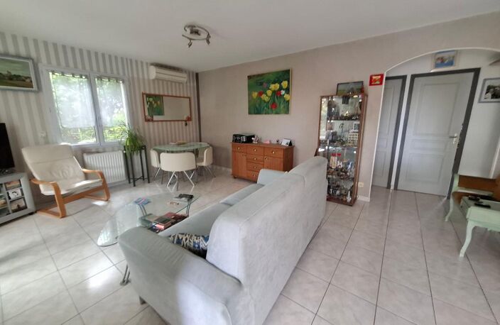 Villa de plain-pied avec garage — photo 3