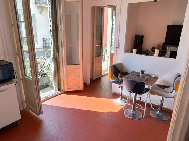 Nîmes – Immeuble de rapport avec fort potentiel d'évolution — photo du bien