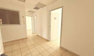 property.type.service   m² à vendre à Vauvert (30600)