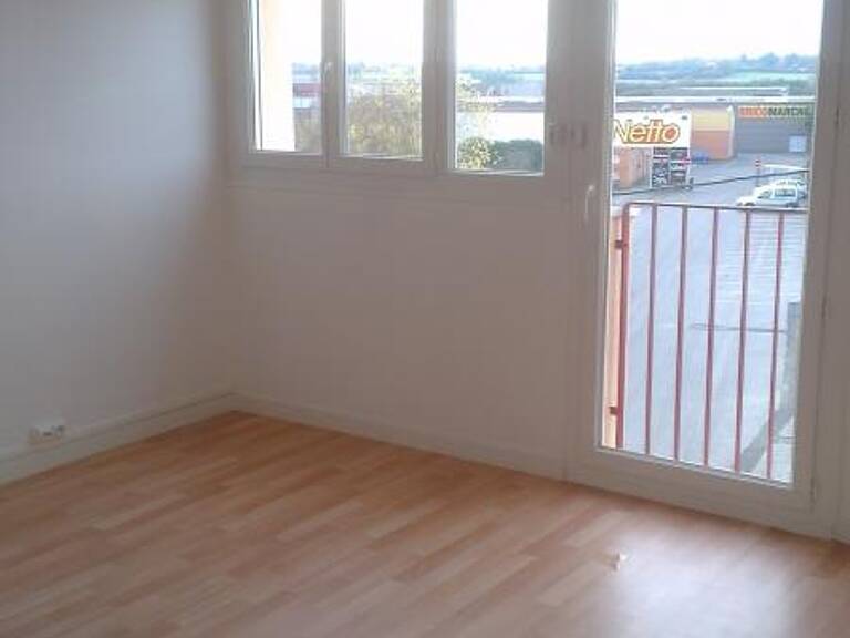 Appartement Grand type 3 à Châtillon sur Indre — photo 1