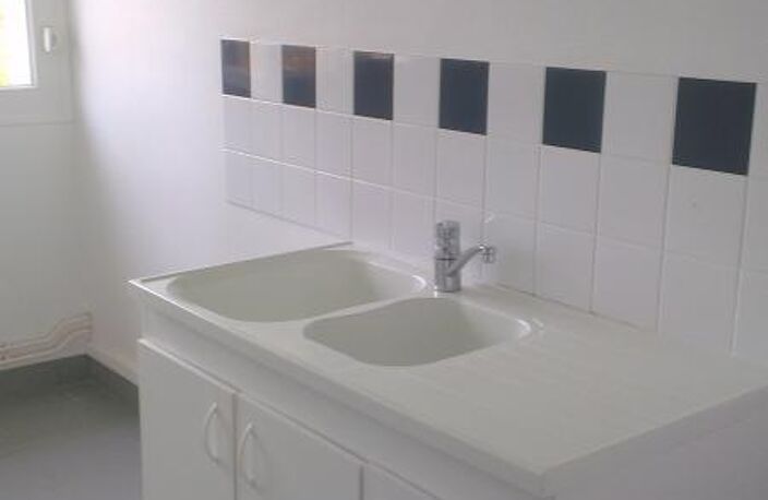 Appartement Grand type 3 à Châtillon sur Indre — photo 2
