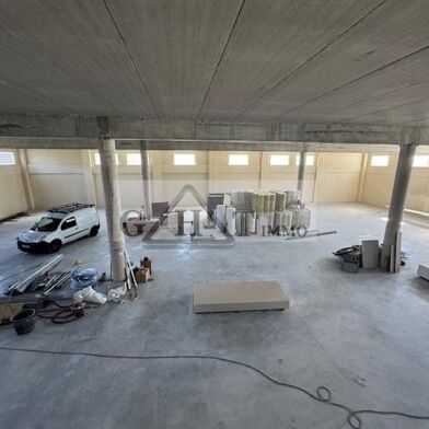 Local industriel  17166 €