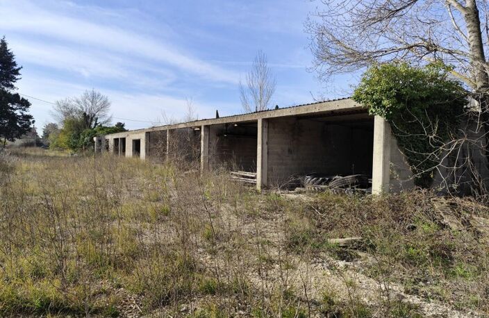 Ensemble commercial Avignon : Hangar et Bureaux sur 5000m² de terrain — photo 4