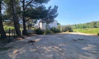 Terrain  625 m² à vendre à Paradou (13520)