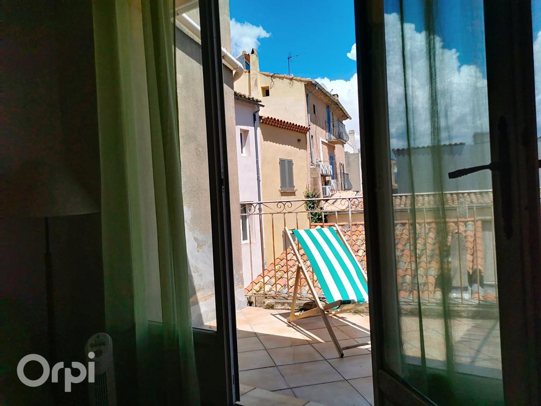 Photo Appartement À Vendre T3 avec terrasse centre Cadière d'Azur image 4/4