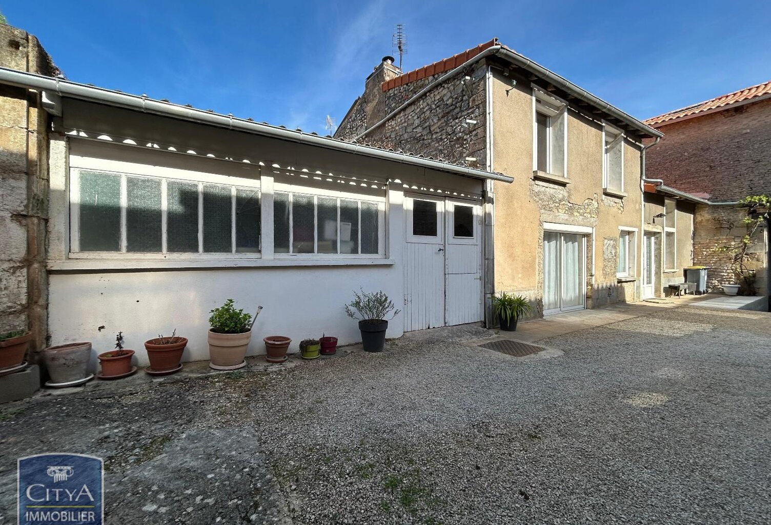 Vente maison 4 pièces 110 m² Poitiers (86000) — photo 1