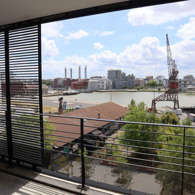 Appartement 3 pièces 330750 €