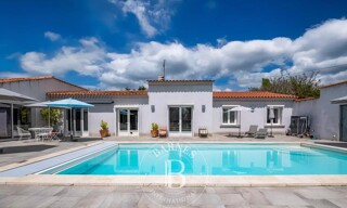 Maison 5 Pièces 250 m² à louer à Aix-en-Provence (13100)