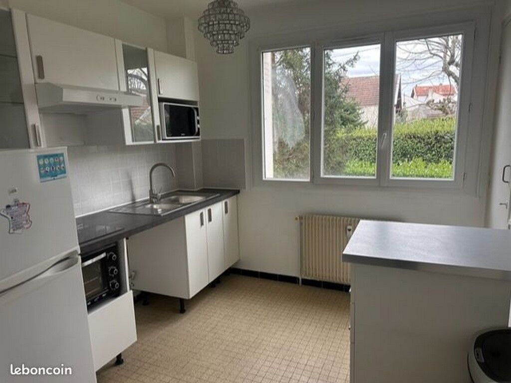 Photo Location T2 45 m² à Bron 860 ¤ CC /mois image 1/3