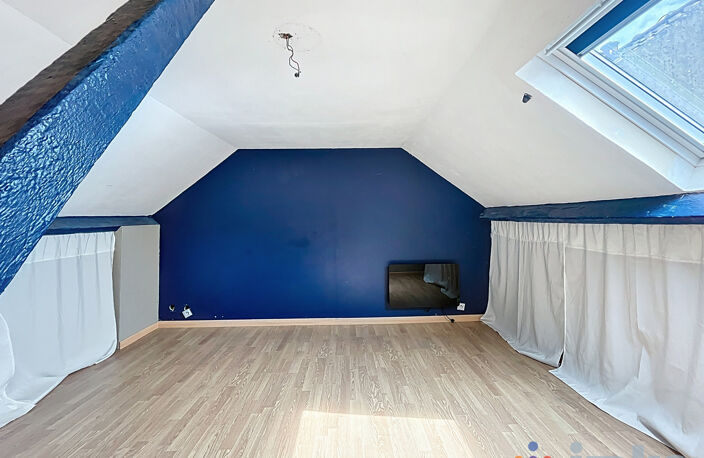 Maison de ville de type 4 avec belle cour exposée plein Sud. — photo 4