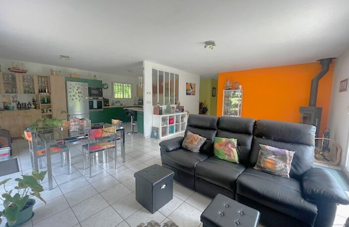 Contemporaine avec plusieurs dépendances et 7800 m2 de terr — photo 3