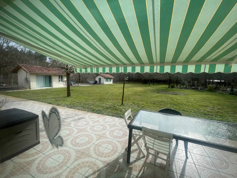 Contemporaine avec plusieurs dépendances et 7800 m2 de terr — photo 1