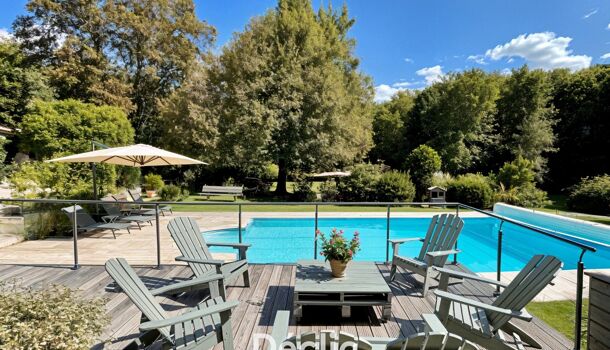 Villa / Maison 9 pièces  à vendre Latresne 33360