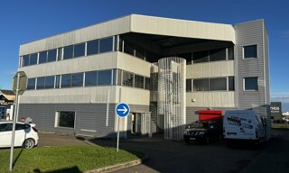 Commerce  2097 m² à vendre à Crêches-sur-Saône (71680)