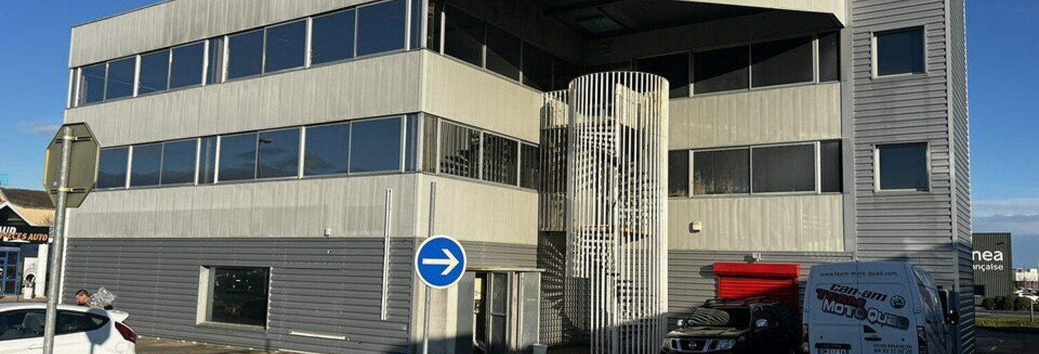 Commerce  2097 m² à louer à Crêches-sur-Saône (71680)