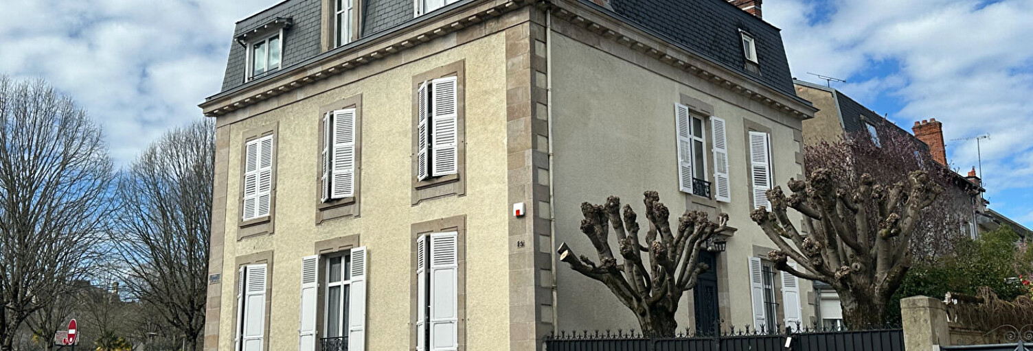 Maison 11 Pièces 317 m² à vendre à Limoges (87000)