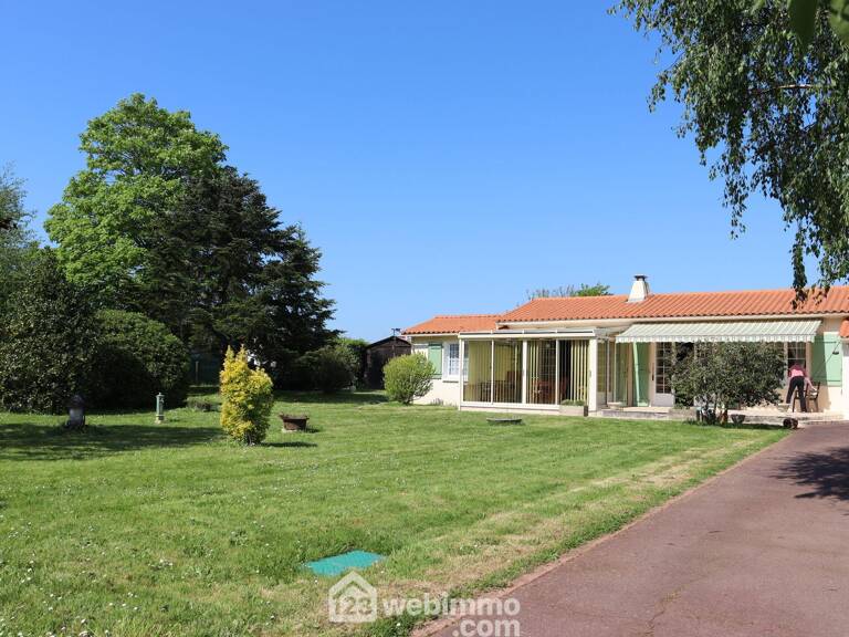 Maison - 114m² - Saint-Hilaire-la-Forêt — photo 1