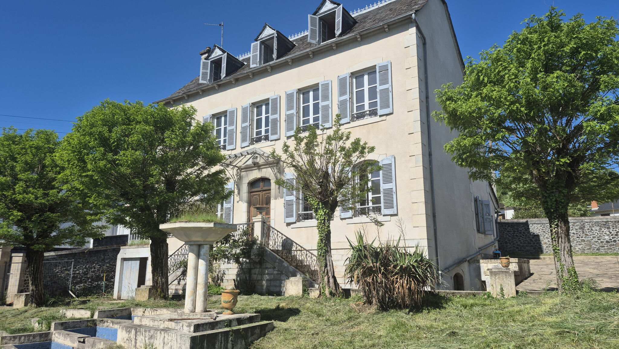 Villa / Maison  T8 à vendre Espalion 12500
