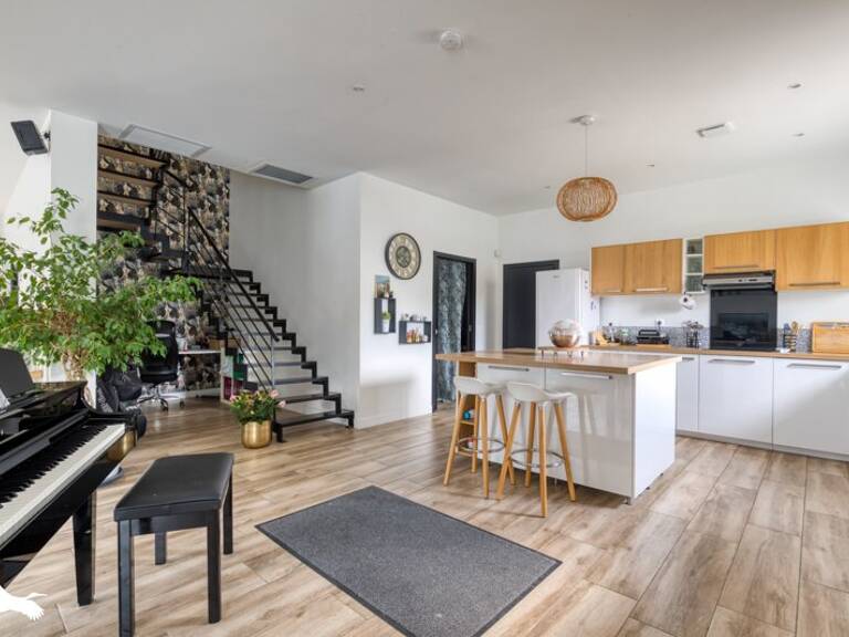 Contemporaine de 6 pièces principales — photo 1