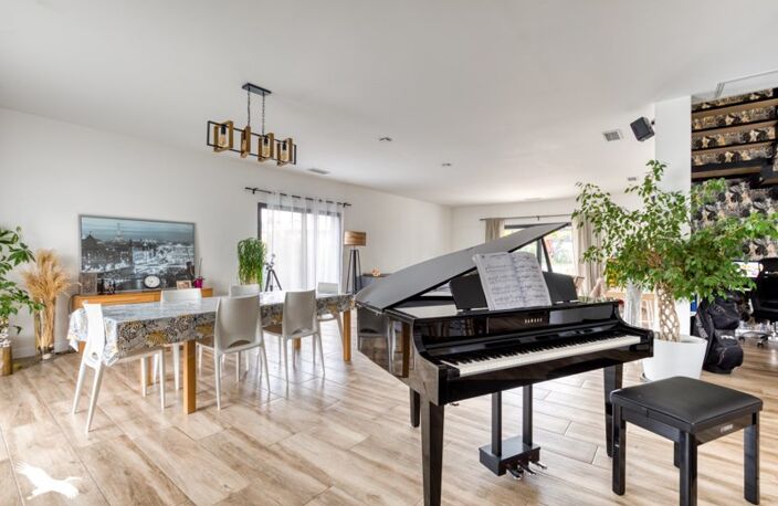Contemporaine de 6 pièces principales — photo 2
