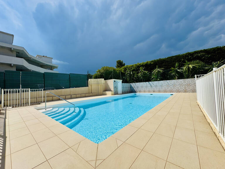 BOULOURIS BASTIDON 3PIECES EN DUPLEX DANS RESIDENCE FERMEE AVEC PISCINE — photo 1