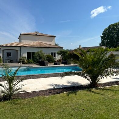 Maison 6 pièces 374880 €