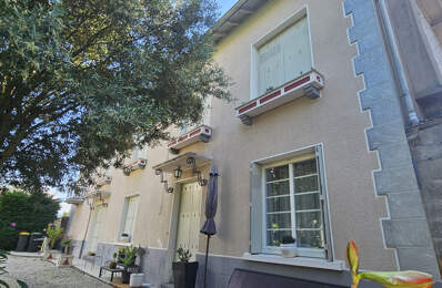 ENSEMBLE IMMOBILIER À VENDRE   HYPERCENTRE DE PONTACQ — photo du bien