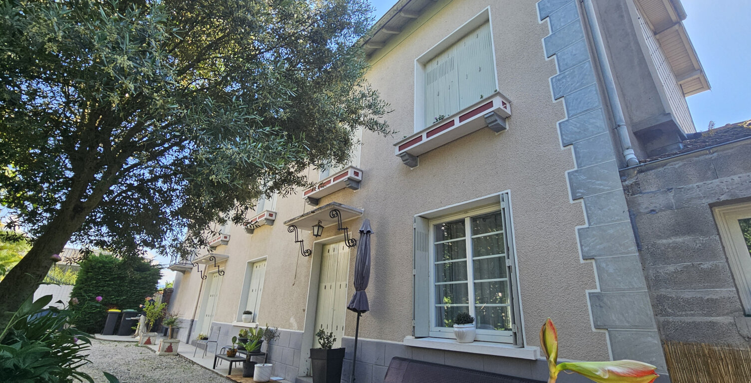 ENSEMBLE IMMOBILIER À VENDRE   HYPERCENTRE DE PONTACQ — photo 1