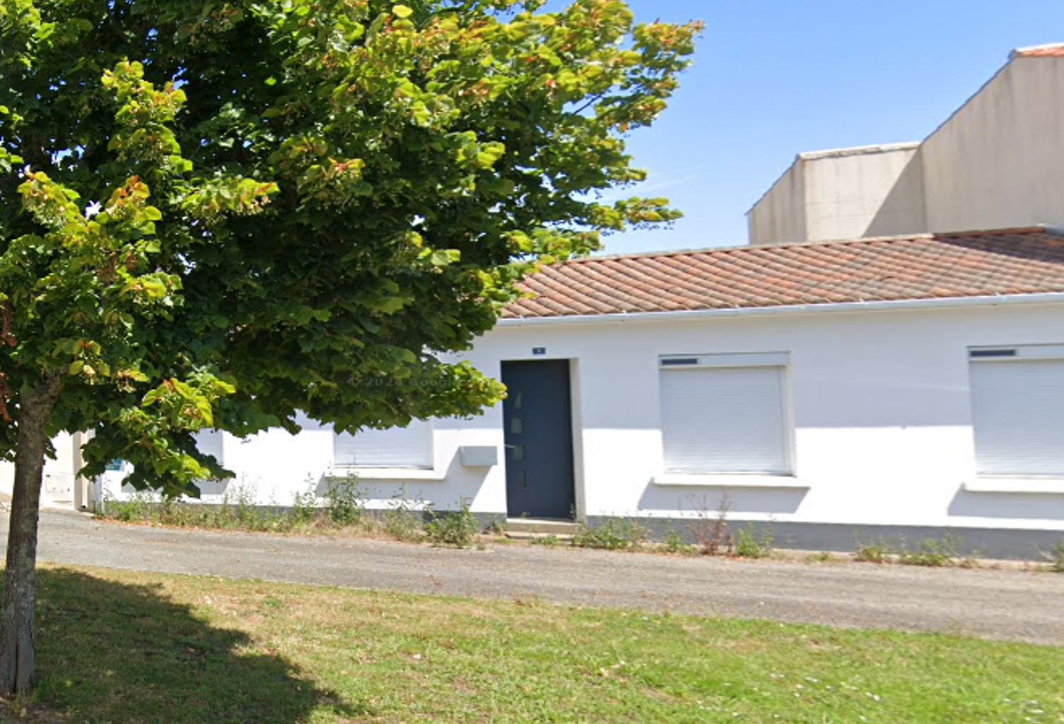 Maison de bourg avec dépendances et terrain IDEAL INVESTISSE — photo 1